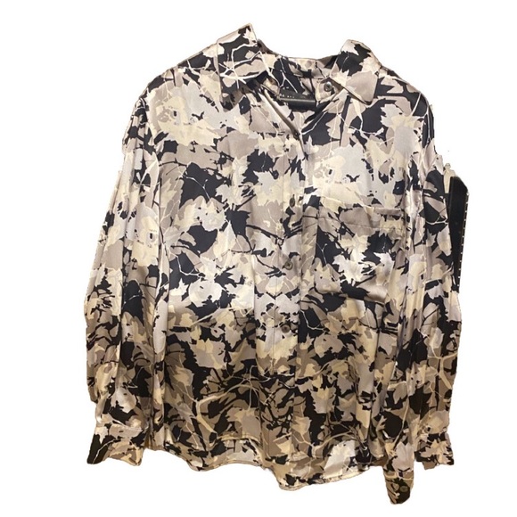 Ellen Tracy Silk Patterned Blouse - Picture 1 of 3